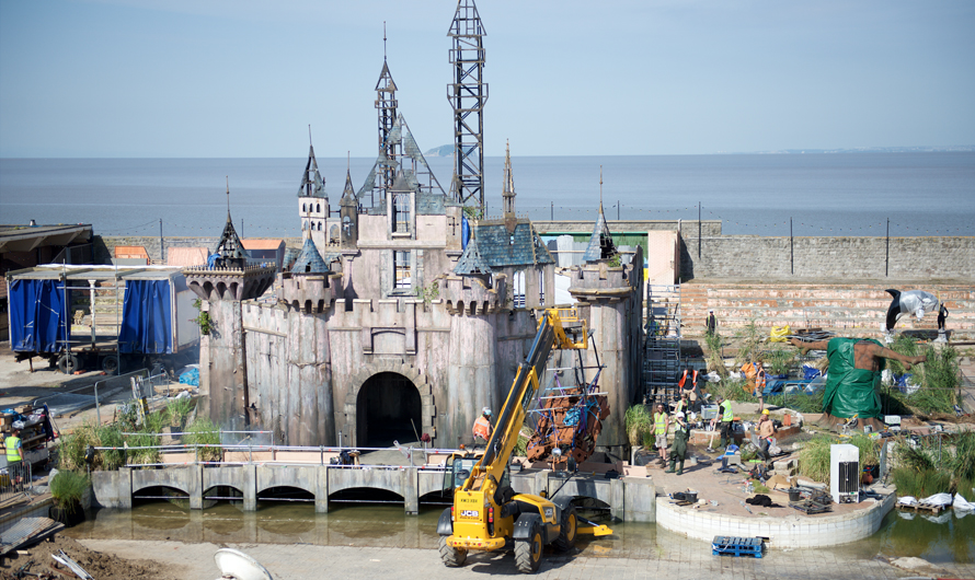 Photo by Olly Lajavardi