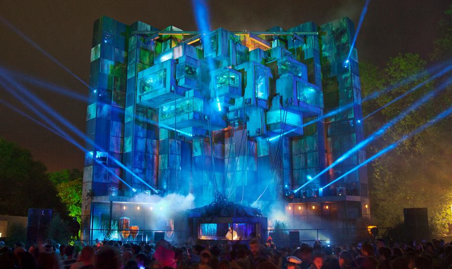 Photo by Peter Podworski