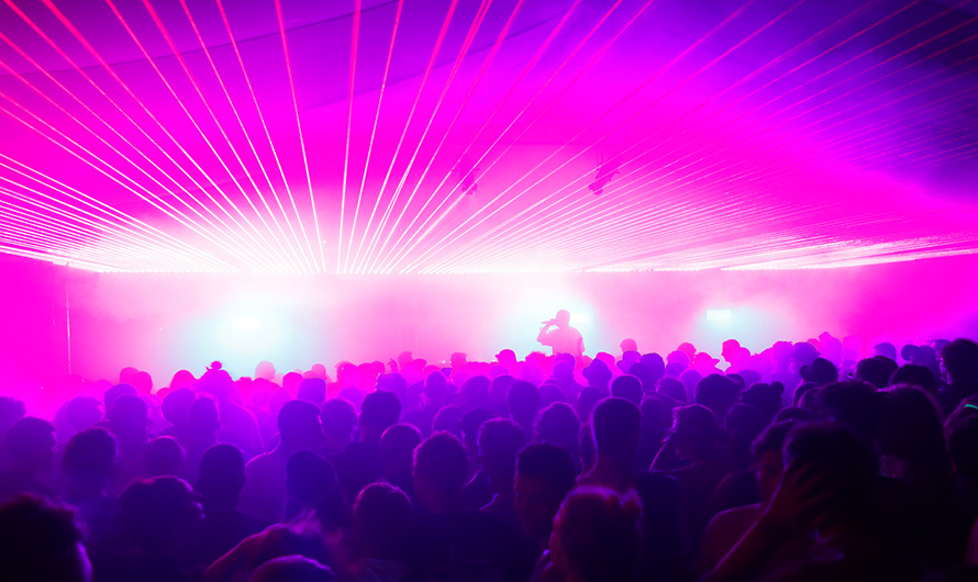 Photo by Kamil Kustosz