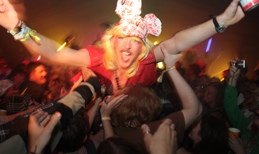 Photo by Kamil Kustosz