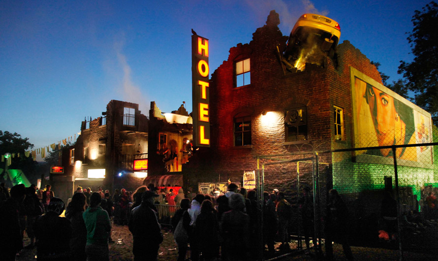 Photo by Peter Podworski