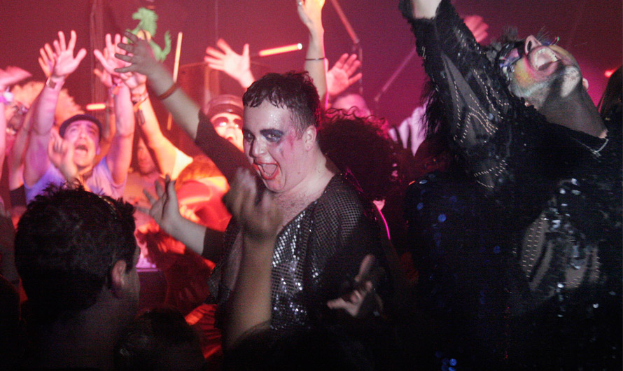 Photo by Peter Podworski