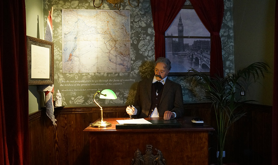 Photo by Paul Insect